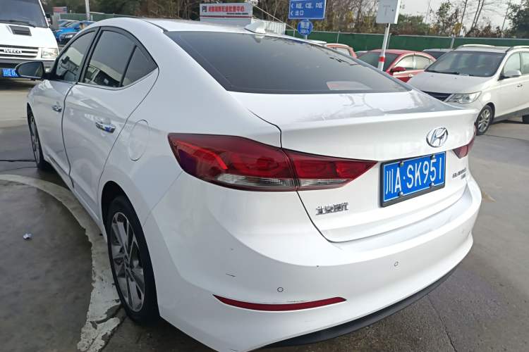 Used Hyundai Elantra 2016 1.6L Automatic ZhiXuan · Luxury Version