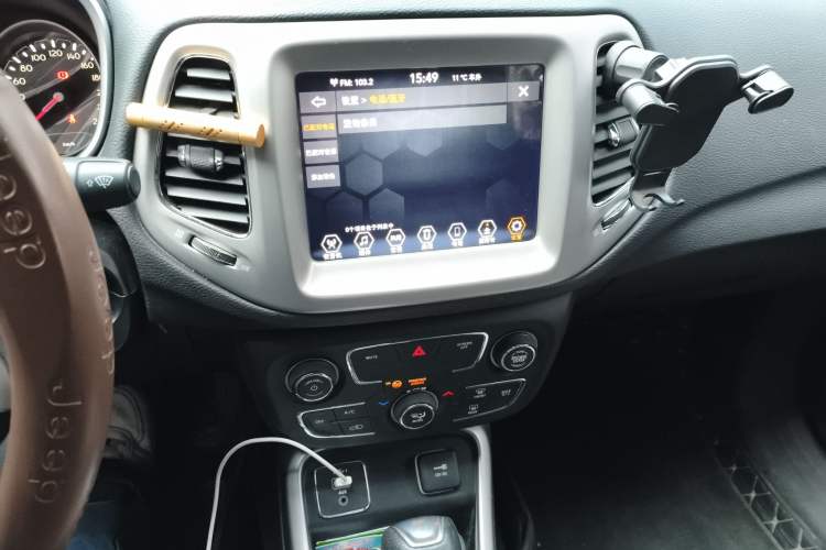 Used  Compass 2019 220T Automatic Enjoyment Version