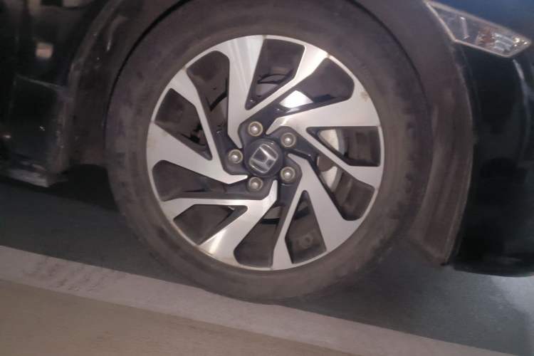 Used Honda Civic 2016 220TURBO CVT Luxury Edition
