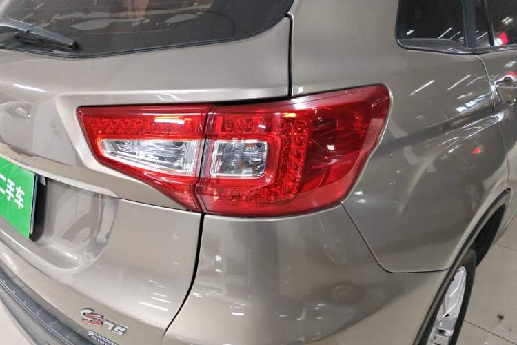 Used Changan CS75 2016 1.8T Automatic Elite Model China V Standard