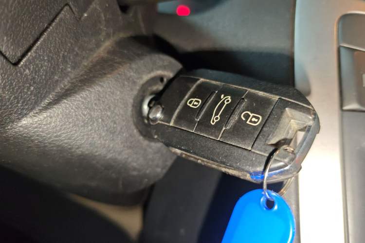 Used Peugeot 301 2014 1.6L Manual Comfort Edition