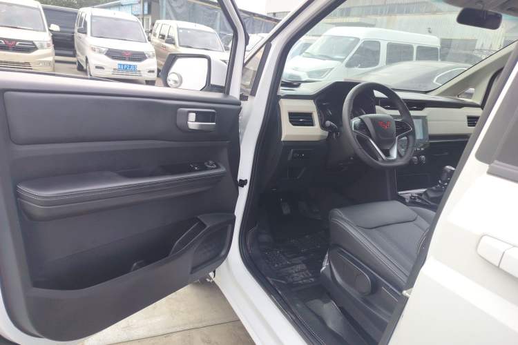 Used Wuling Zhengcheng 2021 1.5T Manual Luxury Version
