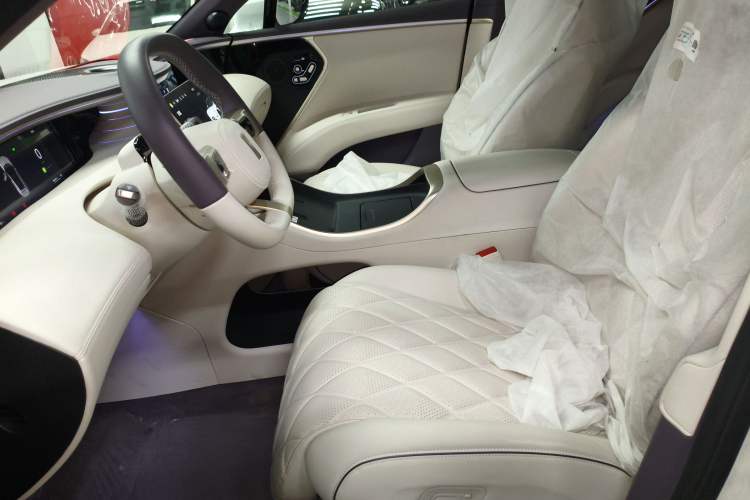 Used  11 2024 630 Rear-Wheel Drive Edition with Three Lasers