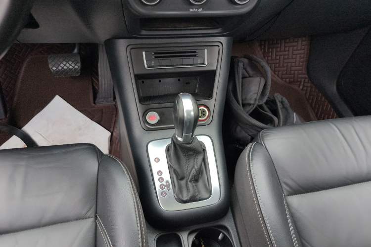 Used Volkswagen Tiguan 2017 300TSI Automatic Two-Wheel Drive Silk Road Comfort Edition
