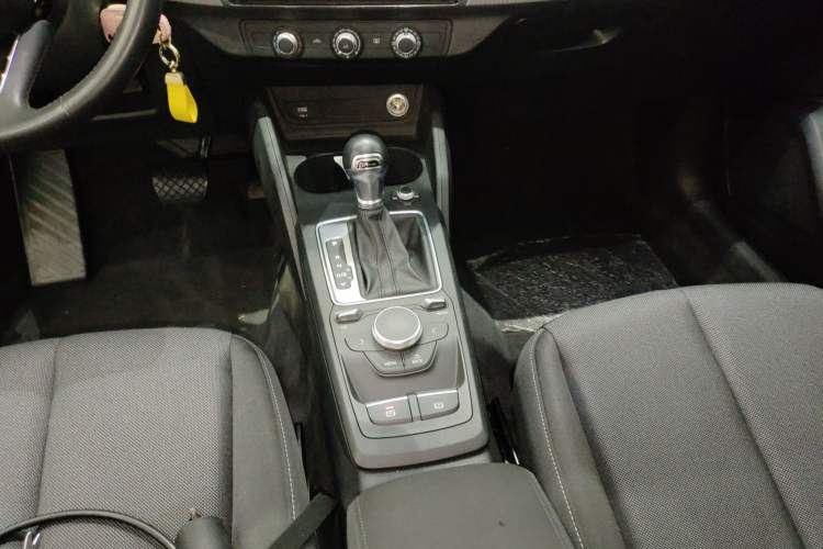 Used Audi Q2L 2021 35 TFSI Progressive Dynamic Edition
