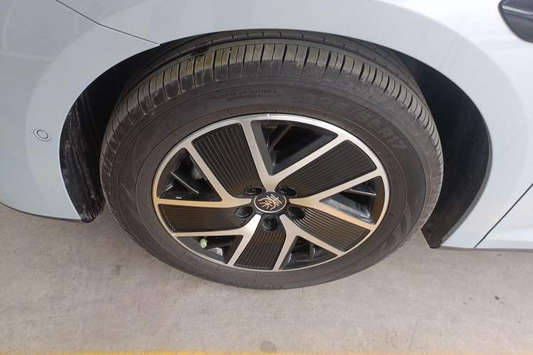 Used BYD Qin L 2025 DM-i Smart Drive 80KM Superior Model
