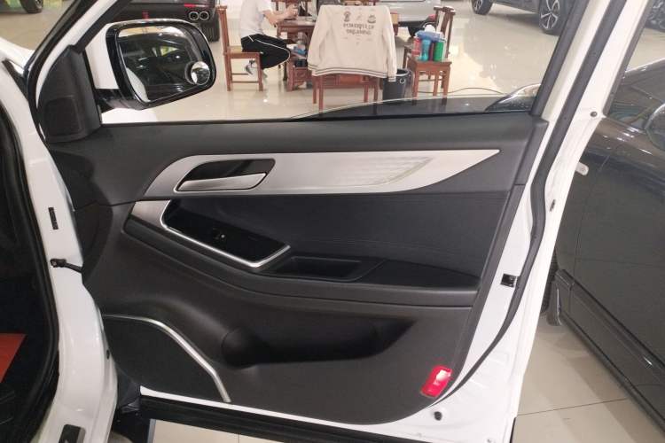 Used Soueast DX7 2018 Prime 1.5T Automatic Smart Connect Starry Sky Edition China V Standard
