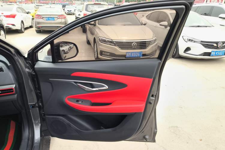 Used Changan UNI-T 2020 1.5T Prestige Version
