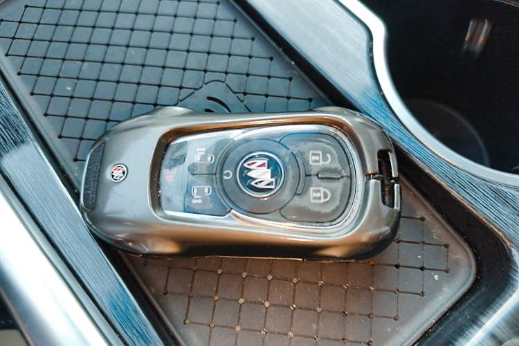 Used Buick GL8 2023 ES Lu Zun Deluxe and Yue Edition