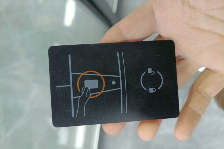 Used Tesla Model Y 2025 Rear-Wheel-Drive Version
