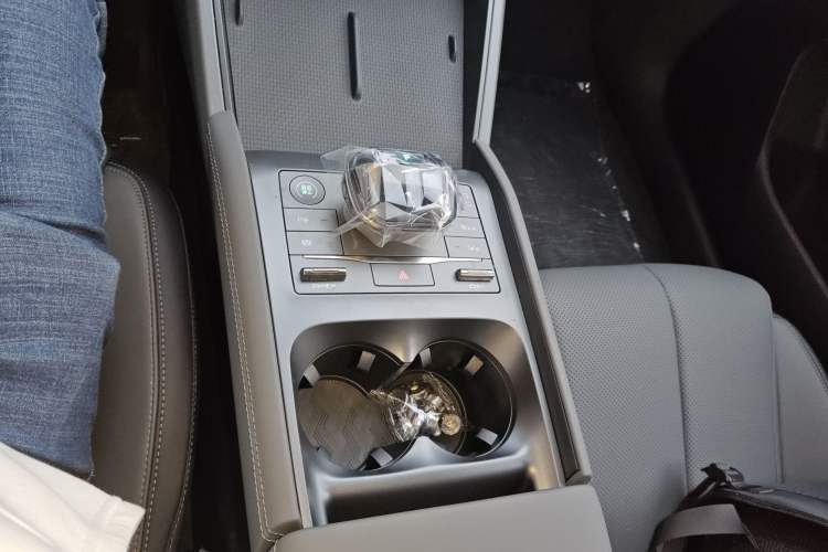 Used BYD Qin L 2025 DM-i Smart Drive 80KM Leading Model
