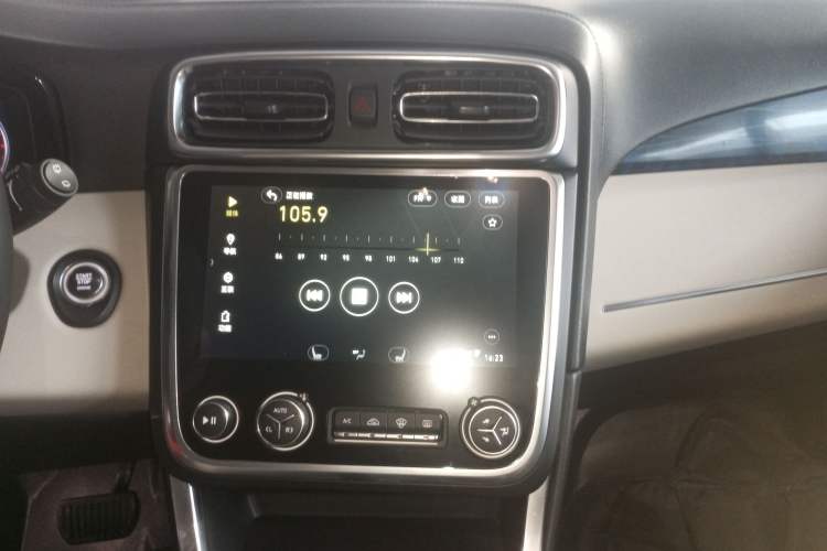 Used Lynk & Co 01 2017 2.0T Two-Wheel Drive Zhaopu Version
