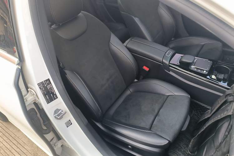 Used Mercedes-Benz A-Class 2021 A 200 L Sport Sedan Fashion Model
