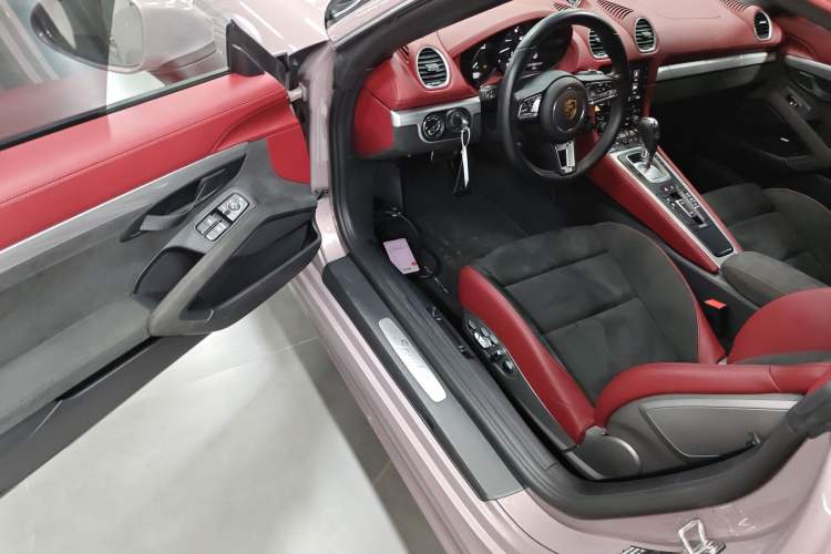 Used Porsche 718 2022 Spyder 2.0T
