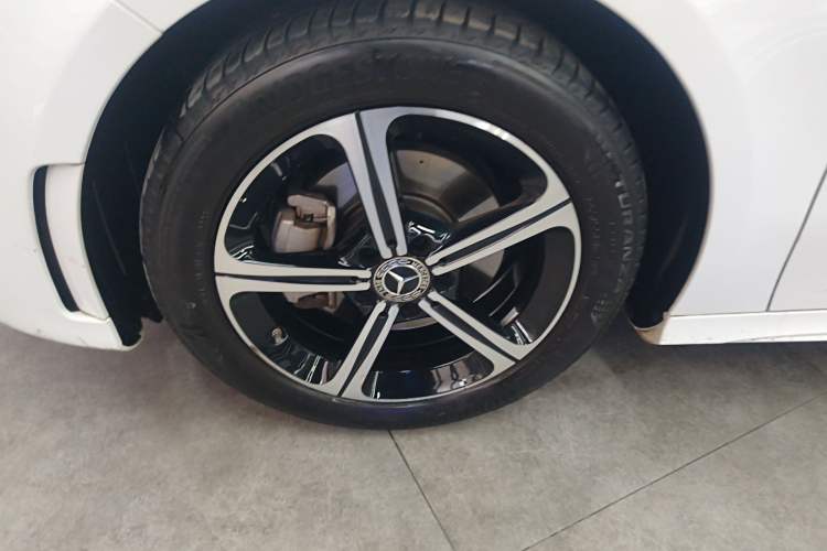 Used Mercedes-Benz A-Class 2022 Revised Version A 200 L Sport Sedan Fashionable Style