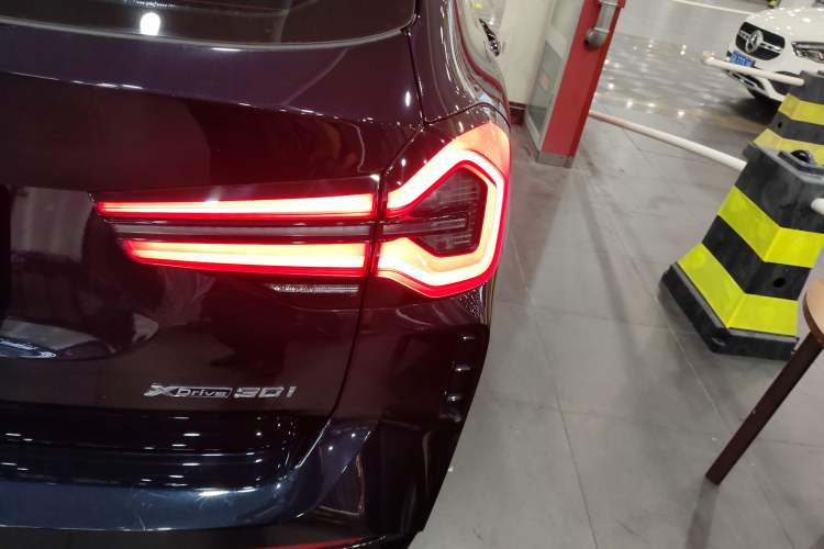 Used BMW X3 2022 Second Facelift xDrive30i Leading Edition M Night Sky Package
