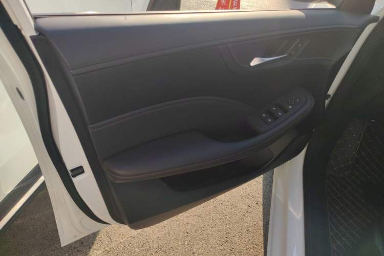 Used Roewe i5 2023 1.5L CVT Luxury Edition
