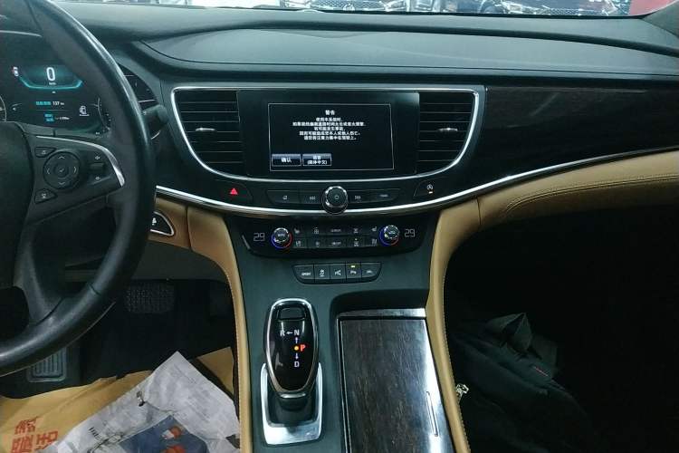 Used Buick LaCrosse 2018 28T Luxury Edition
