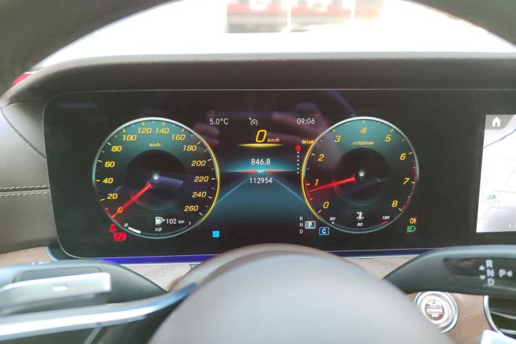 Used Mercedes-Benz E-Class 2023 Facelift E 260 L