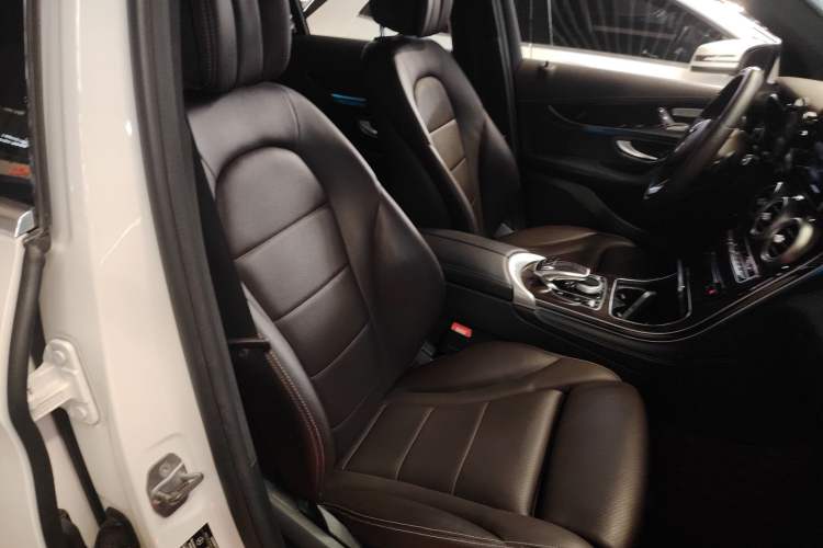 Used Mercedes-Benz GLC 2018 GLC 260 4MATIC Luxury Model