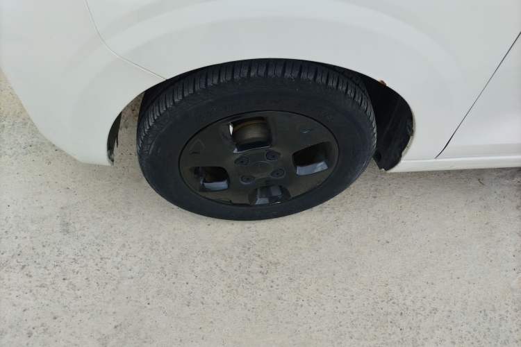 Used Roewe Clever 2021 302 km New Four-Seater Super-Efficient Version
