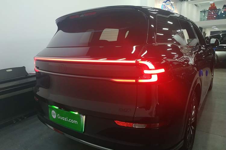 Used  Q07 2025 215 Flagship PLUS
