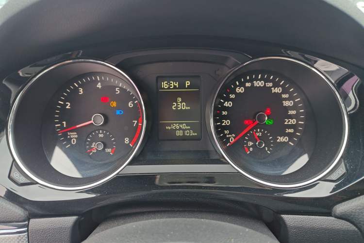 Used Volkswagen Sagitar 2015 230TSI Automatic Comfort Version
