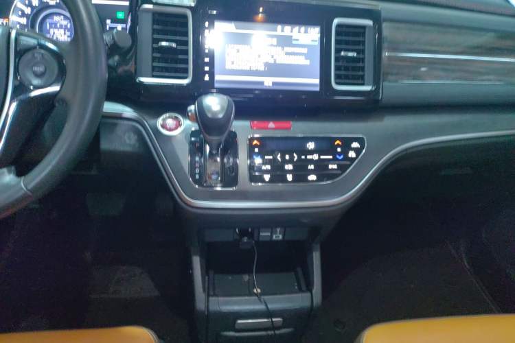 Used Honda Elysion 2016 2.4L Style Edition