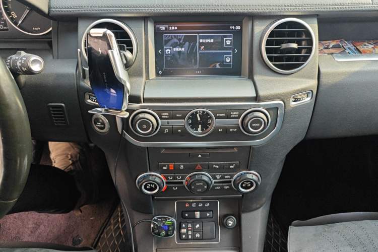 Used Land Rover Discovery 2016 3.0 SC Obsidian Black Heritage Edition SE