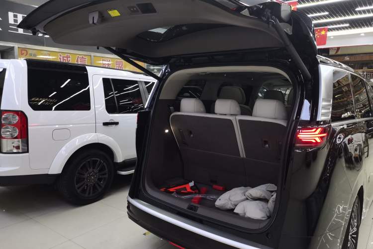 Used Denza D9 2022 DM-i 970 Four-Wheel Drive Flagship Model