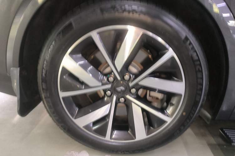 Used Li Auto L8 2023 Pro Model
