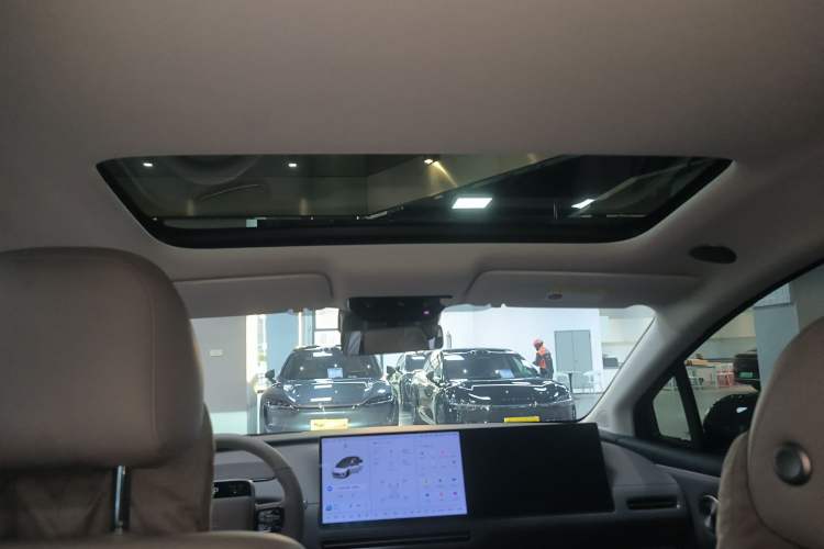 Used Li Auto Li Auto i8 2025 Standard Edition
