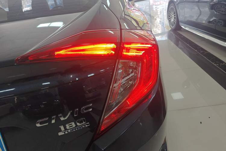 Used Honda Civic 2016 180TURBO CVT Comfort Version
