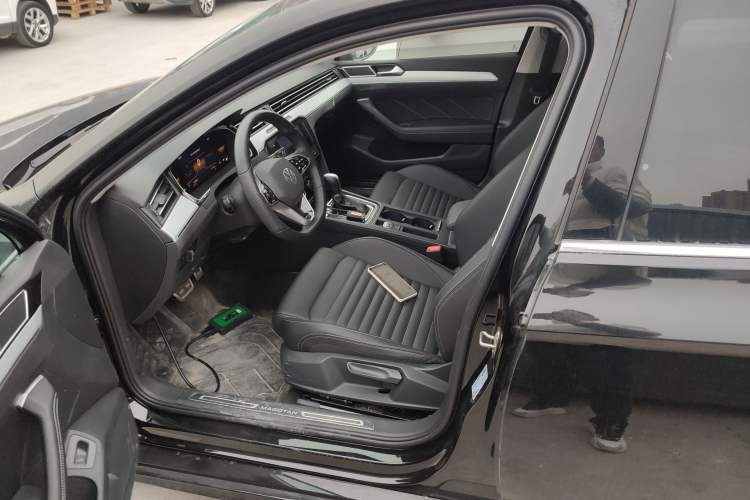 Used Volkswagen Magotan 2025 Zhongxiang Version 280TSI DSG Comfort Edition