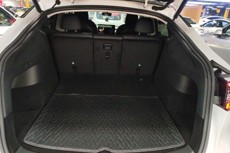 Used Tesla Model Y 2021 Long-Range All-Wheel-Drive Version