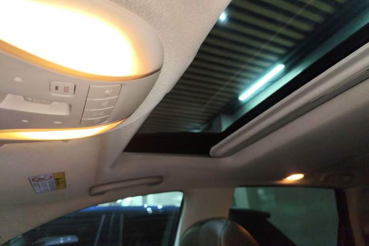 Used Infiniti QX60 (Import) 2016 2.5 S/C Hybrid Two-Wheel-Drive Excellence Edition China V Standard
