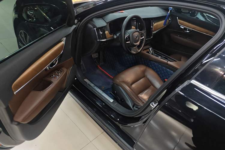 Used Volvo S90 2022 B5 Zhiyi Luxury Edition
