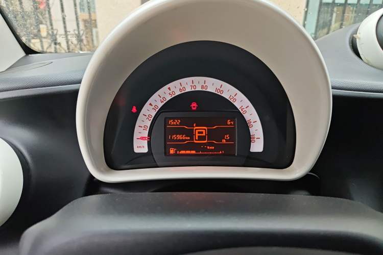 Used  fortwo 2015 1.0L 52 kW hardtop Dynamic version
