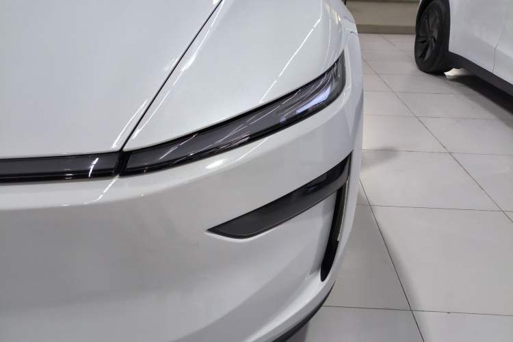 Used Tesla Model Y 2025 Rear-Wheel-Drive Version
