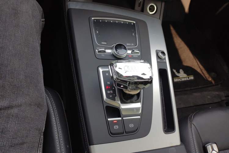 Used Audi Q5L 2020 Updated 40 TFSI Prestige Fashion Edition
