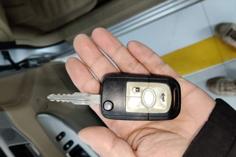 Used Buick Excelle 2013 1.5L Automatic Classic Model
