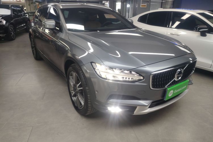 Used Volvo V90 2017 Cross Country T5 AWD Prestige Edition
