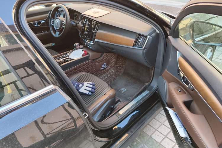 Used Volvo S90 2020 T5 Zhiyi Luxury Edition
