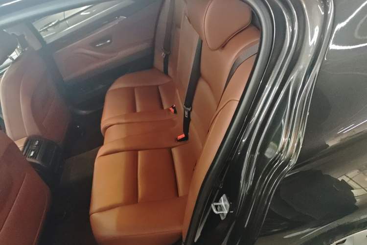 Used BMW 5 Series 2014 528Li Leading Model
