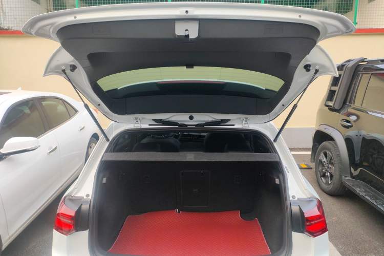 Used Volkswagen Golf 2023 Facelift 280TSI DSG R-Line Lite
