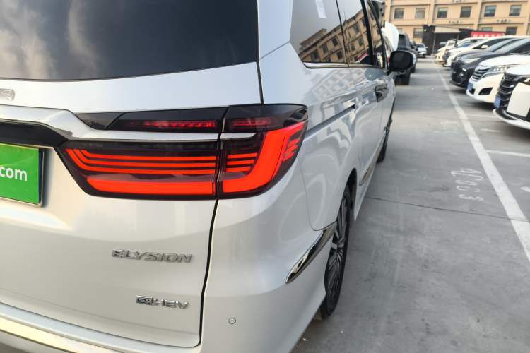 Used Honda Elysion 2024 2.0L eHEV Luxury Edition