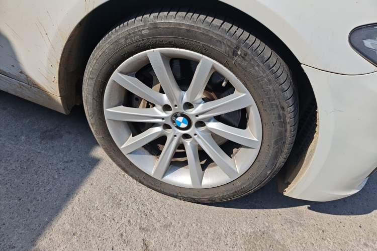 Used BMW 5 Series 2014 535Li Leading Model