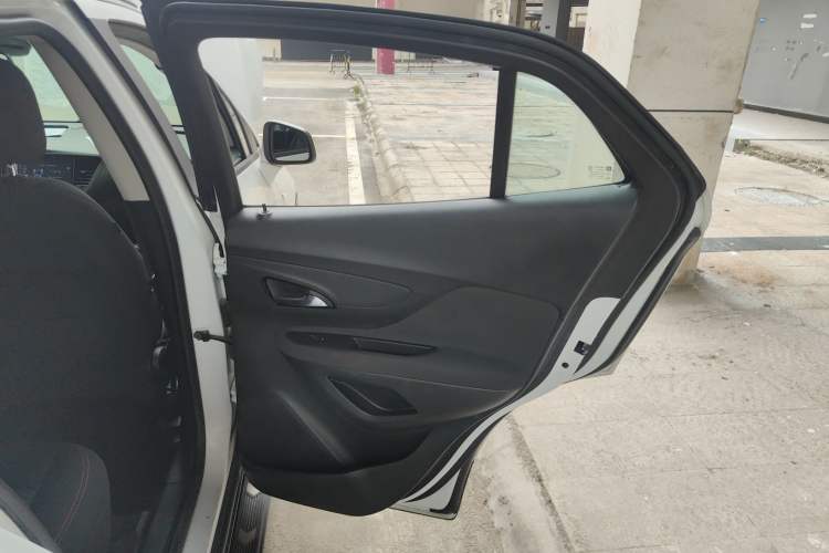 Used Buick Encore 2016 18T Automatic Two-Wheel Drive Urban Leading Edition
