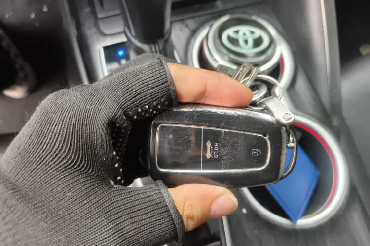 Used Toyota Camry 2021 2.0G Luxury Edition
