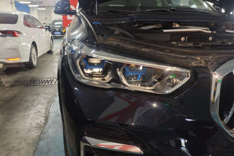 Used BMW X5 2022 Restyled xDrive 30Li Luxury Version M Sport Package
